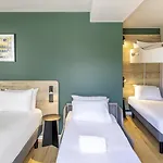 Sure By Western Nimes Est 3* 马尔格里特