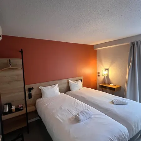 Sure By Western Nimes Est 3* 말게레츠