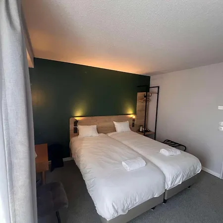 Hotel Sure By Western Est 3*