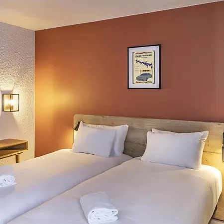 Sure By Western Nimes Est 3* 말게레츠