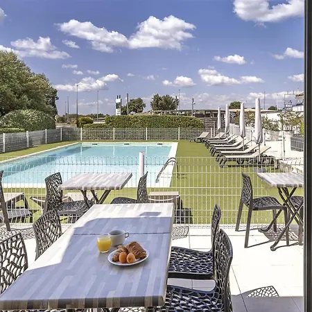 Sure By Western Nimes Est 호텔 3*