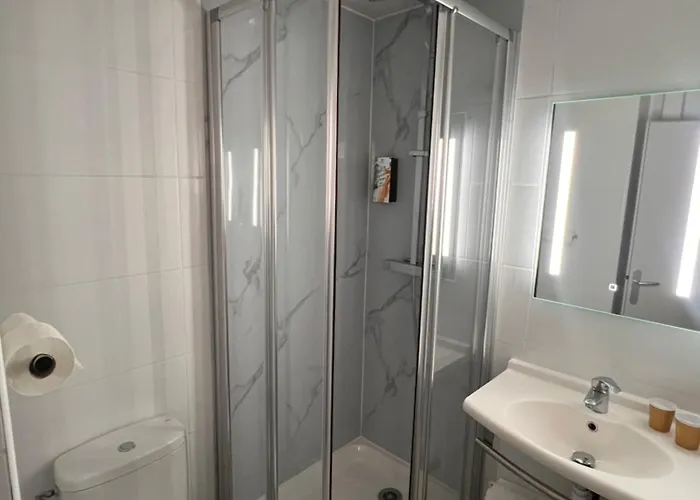 Sure By Western Nimes Est Hotel 3*