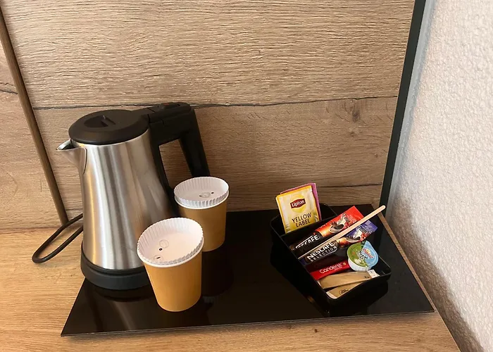 Sure By Western Nimes Est Hotel