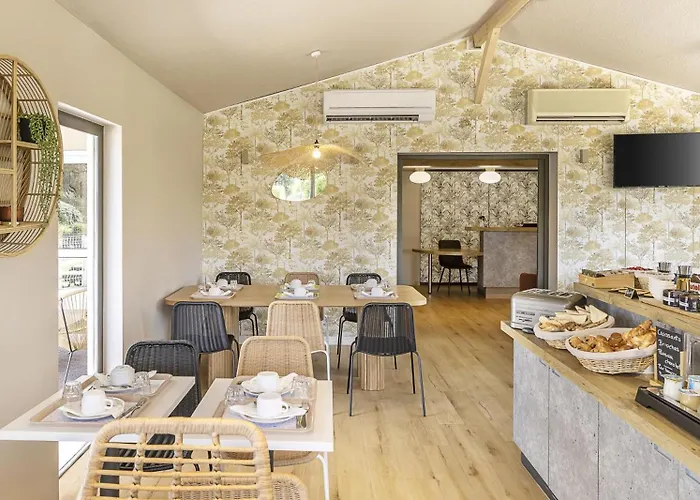 Sure By Western Nimes Est Hotel 3*