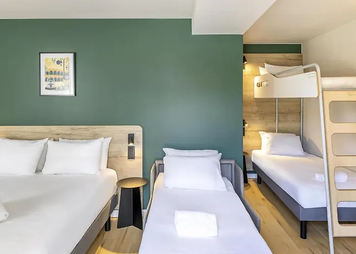 Sure By Western Nimes Est 3* Marguerittes