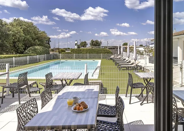 Sure By Western Nimes Est Hotel 3*